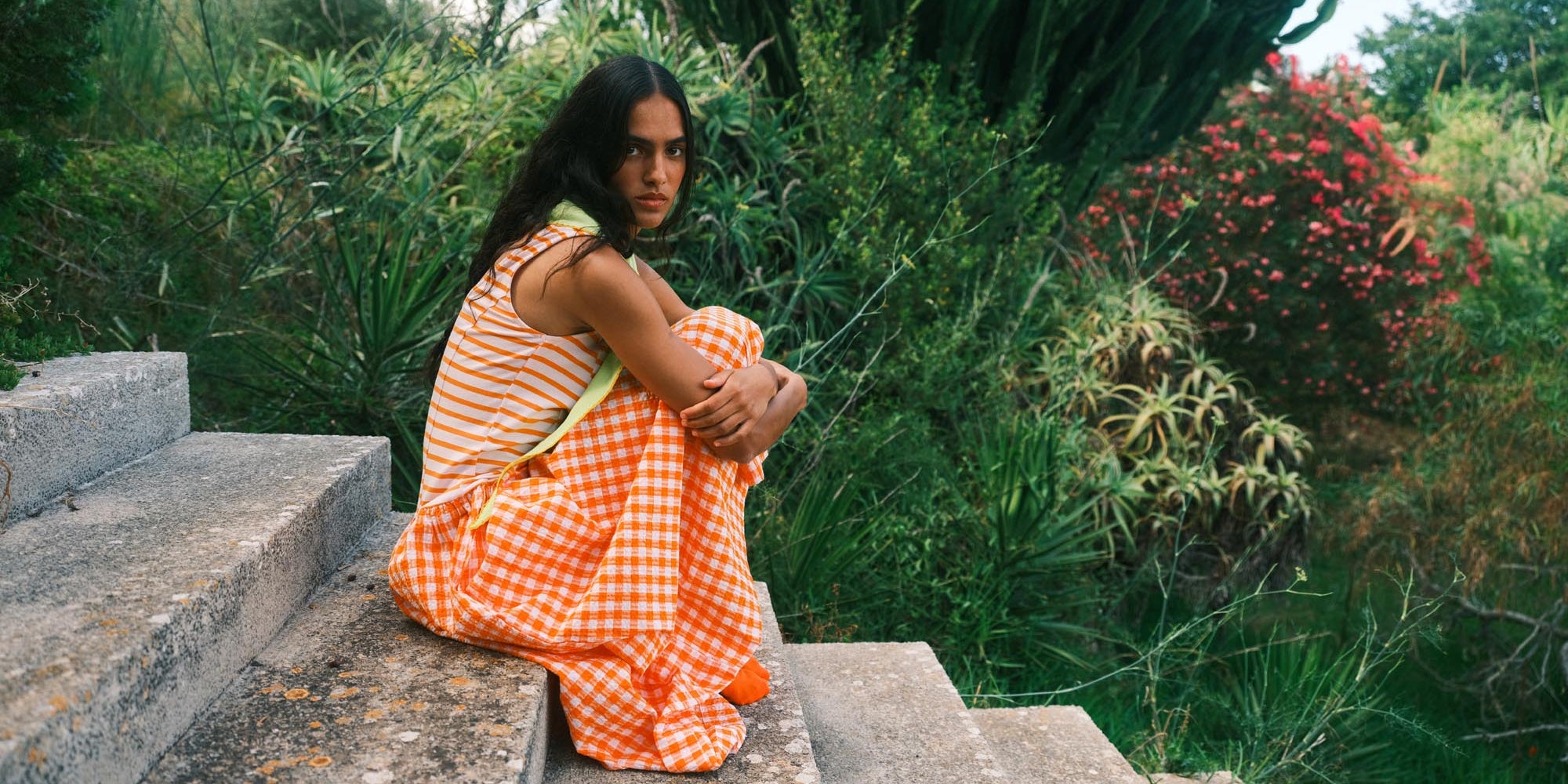 SUITE 13 SS26 - FEET ON THE GROUND  HEAD ELSEWHERE