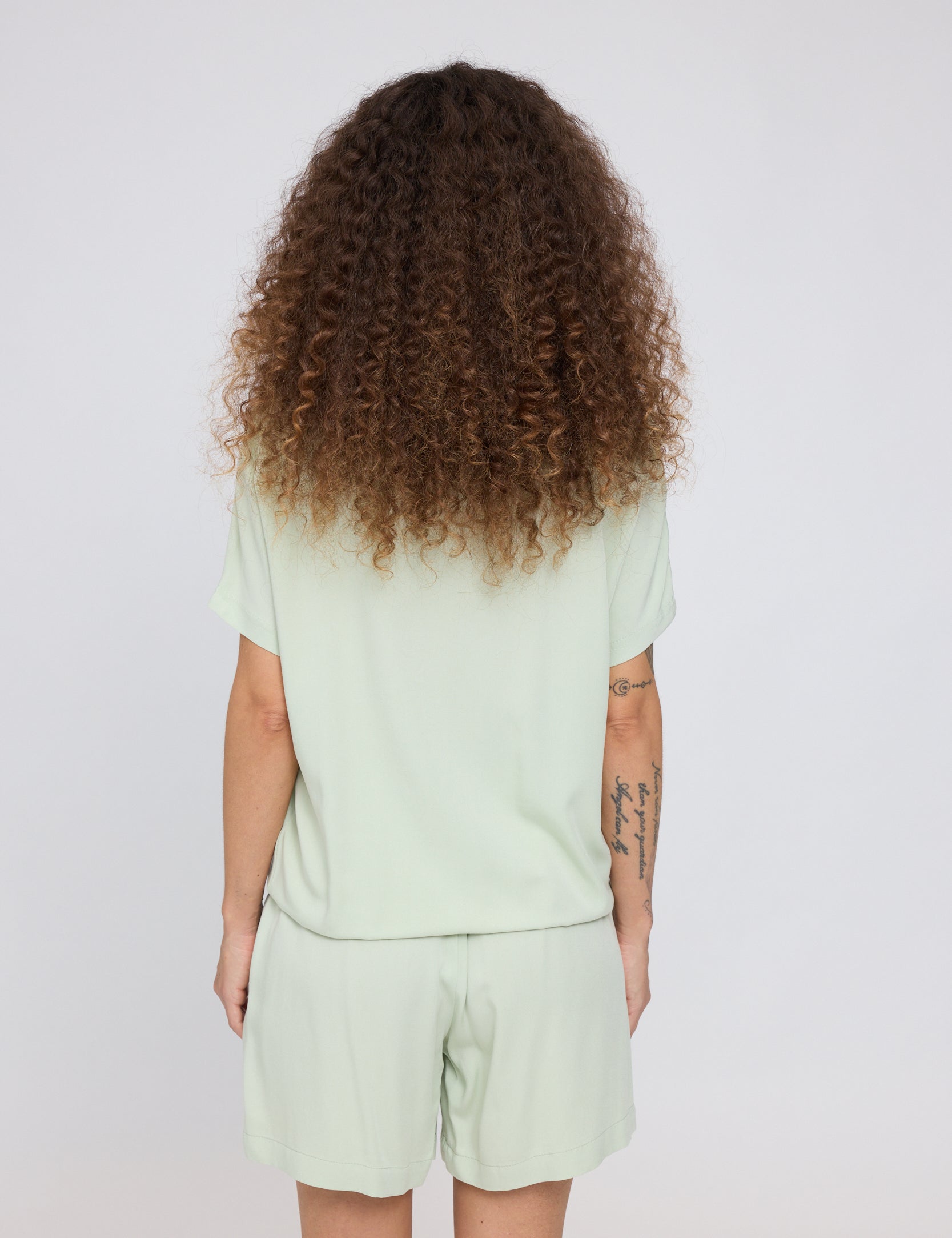 25132428_misty-jade_02.jpg