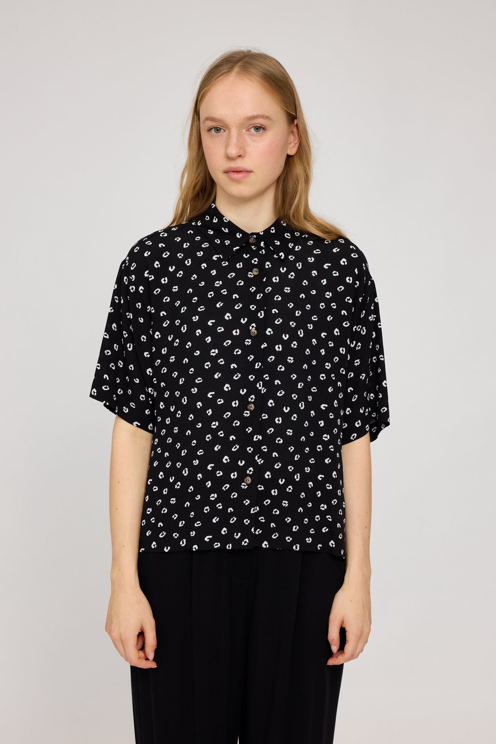 Printed Crinkie Short Sleeve Shirt - Black/Printed