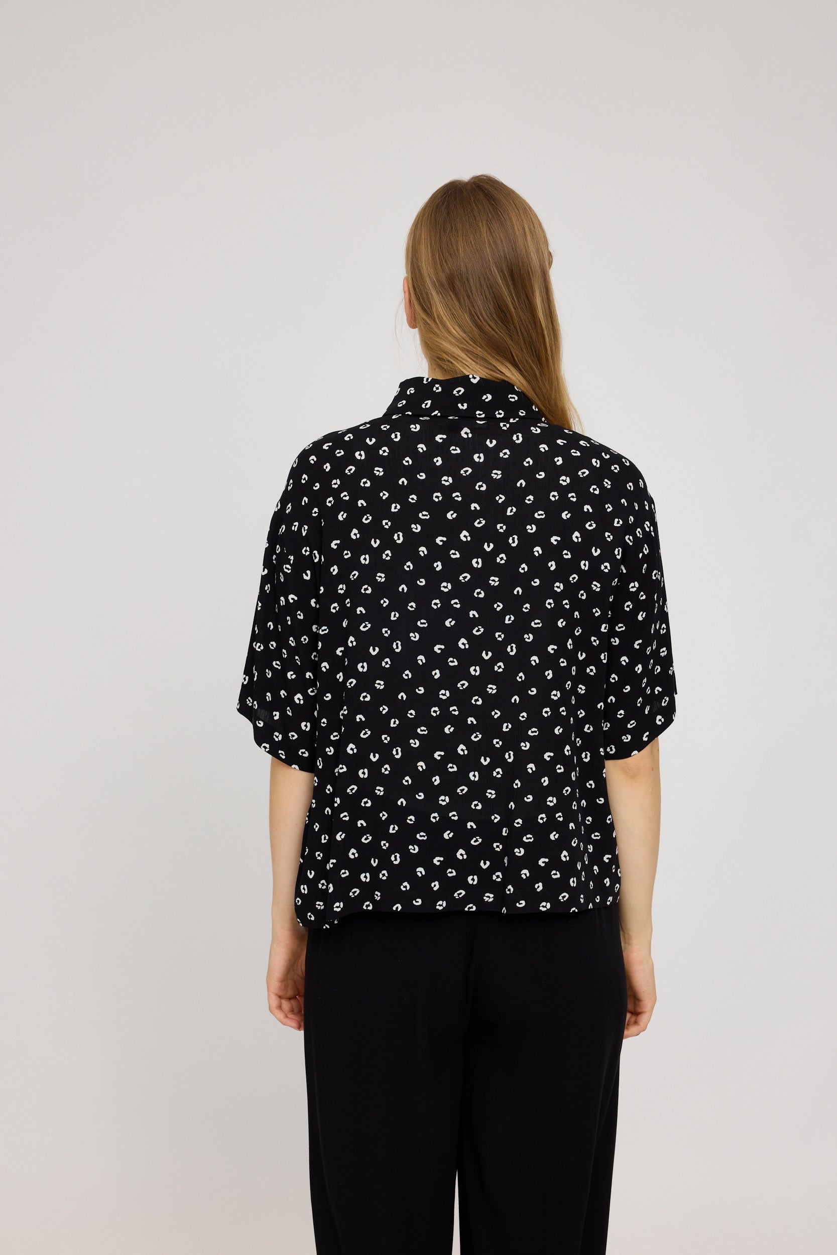 Printed Crinkie Short Sleeve Shirt - Black/Printed