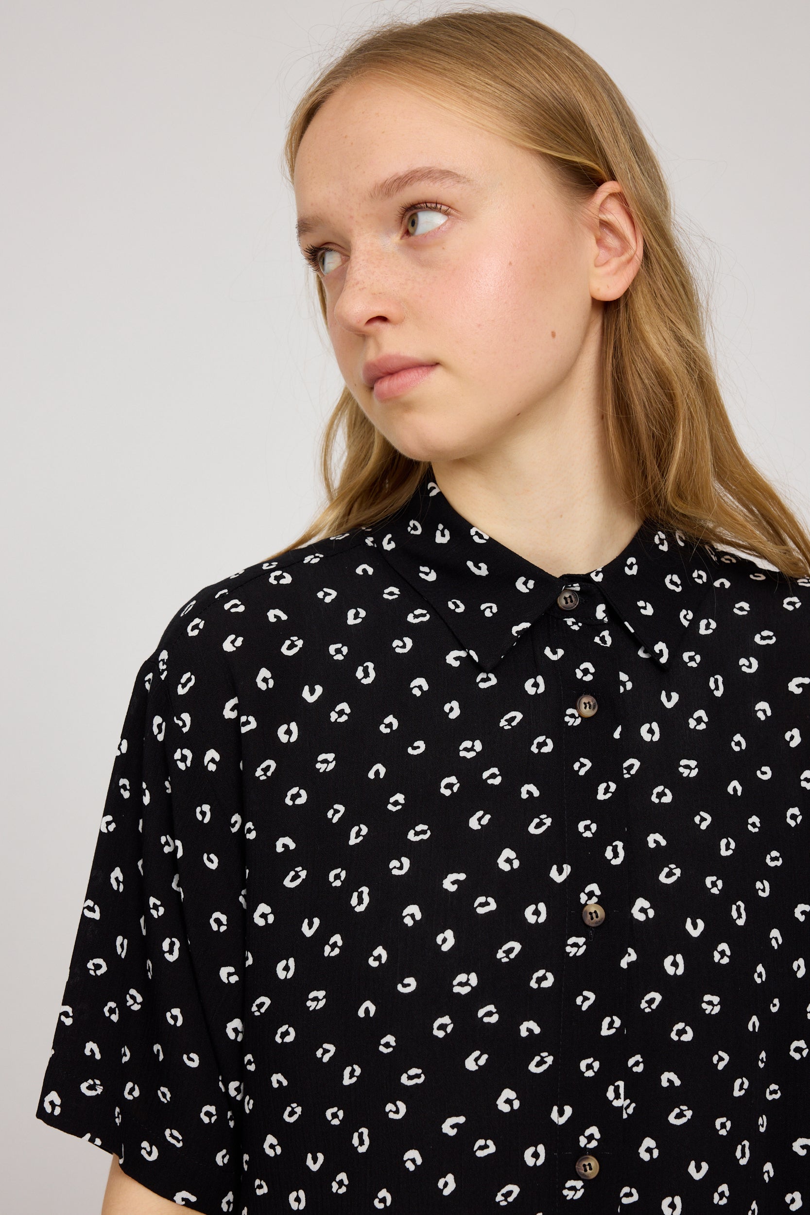 Printed Crinkie Short Sleeve Shirt - Black/Printed