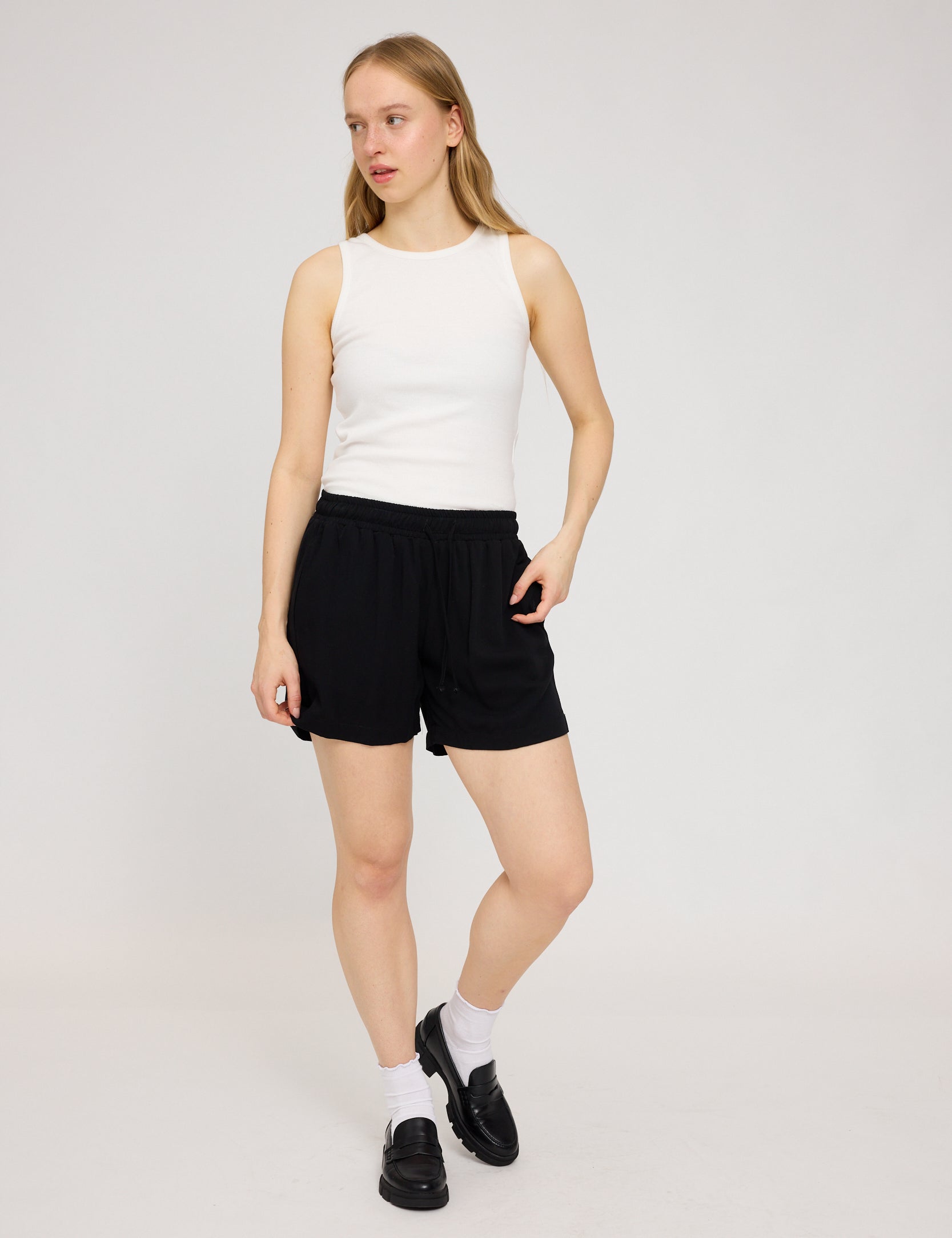 25136160_black_04.jpg