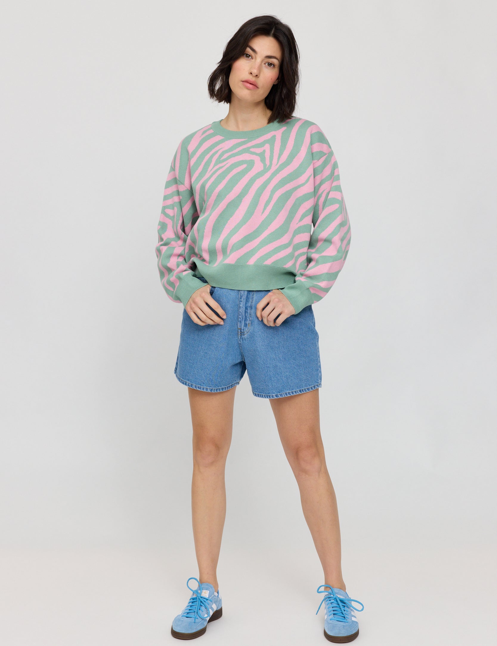 25136191_light-blue-wash_06.jpg