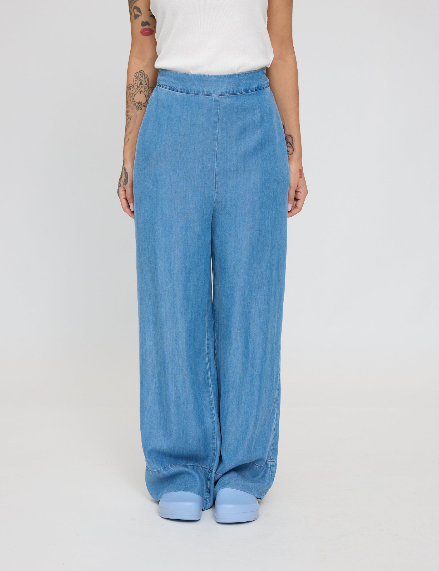 25136260_dark-blue-wash_01.jpg