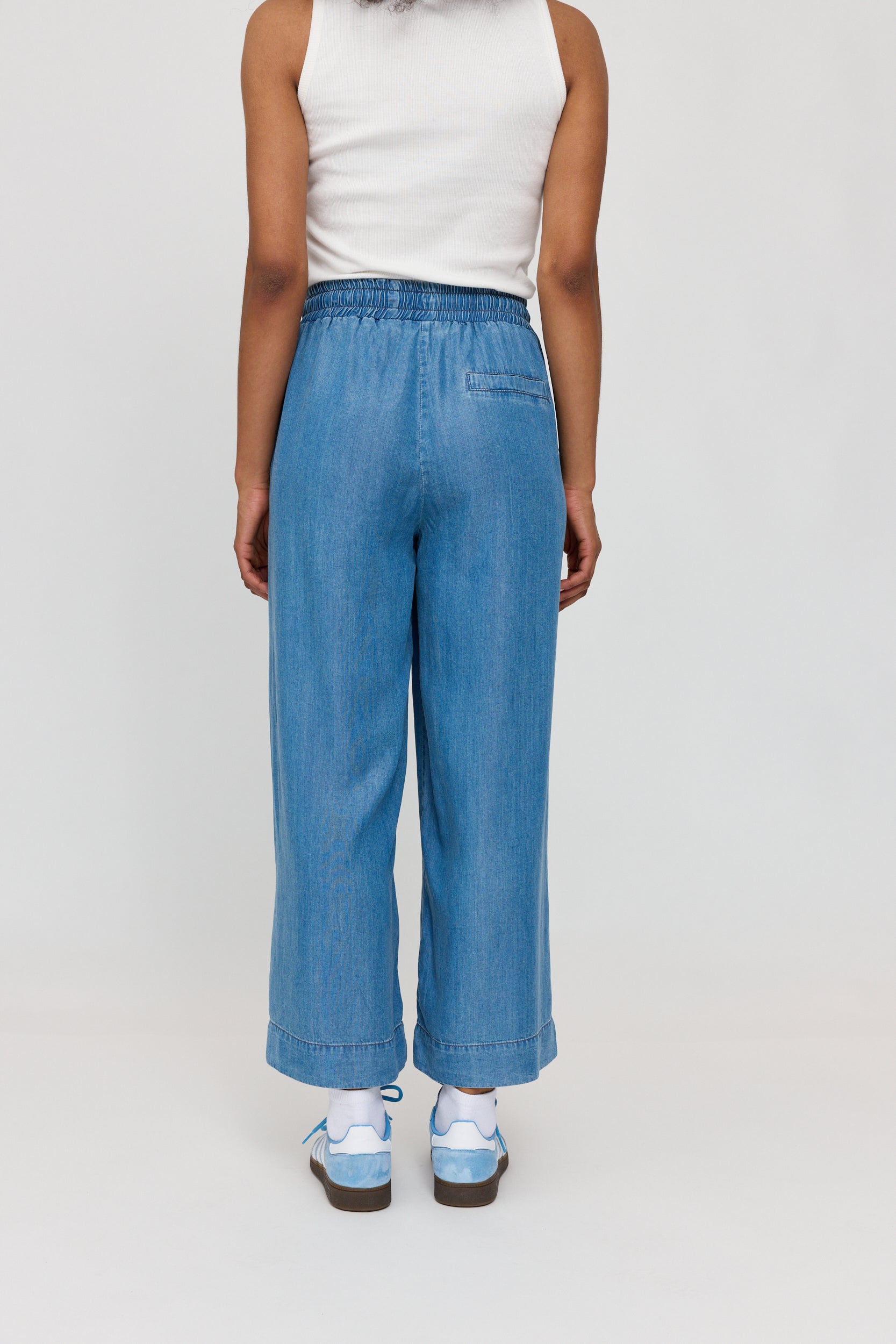 Wide Leg Denim Pants w Belt