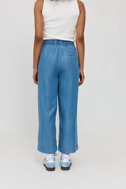 Wide Leg Denim Pants w Belt