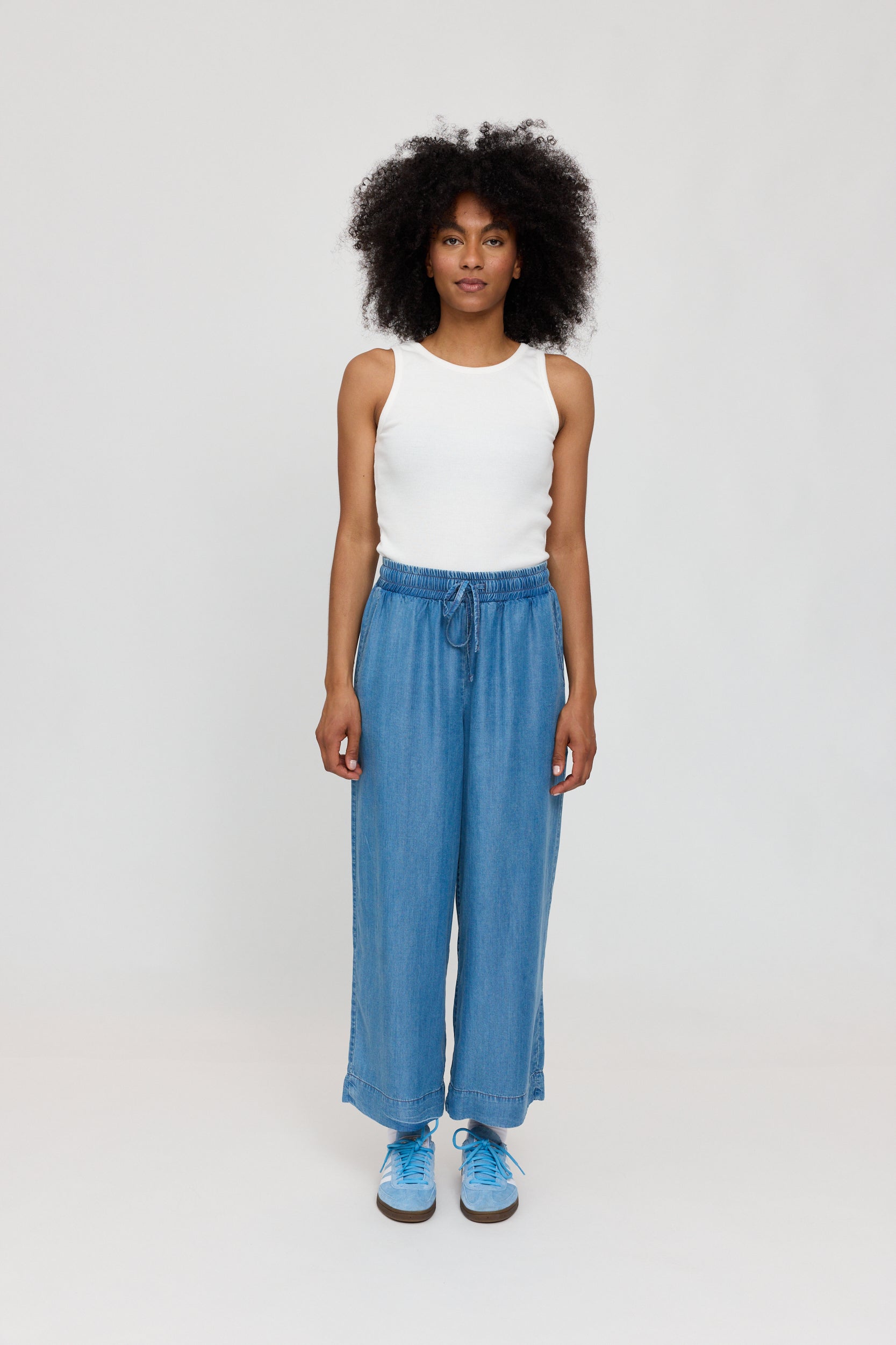 Wide Leg Denim Pants w Belt