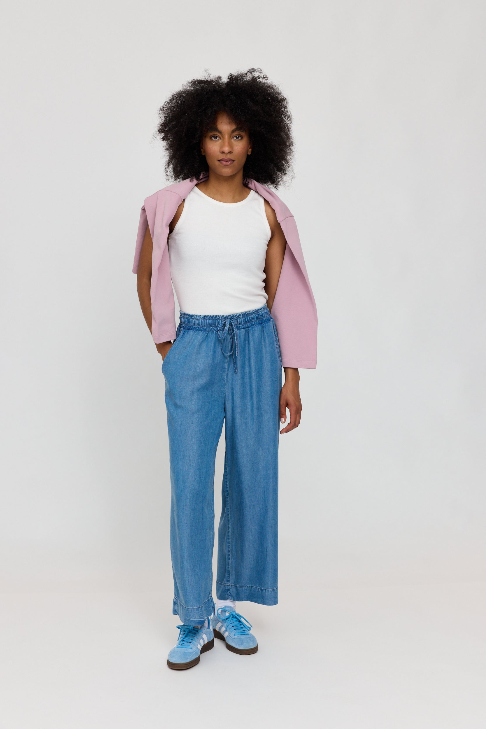 Wide Leg Denim Pants w Belt