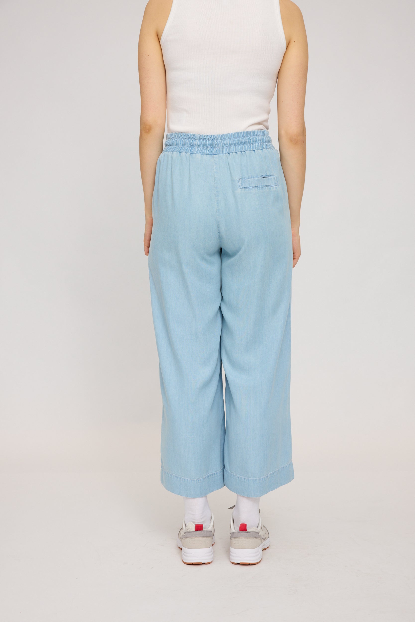 Wide Leg Denim Pants w Belt