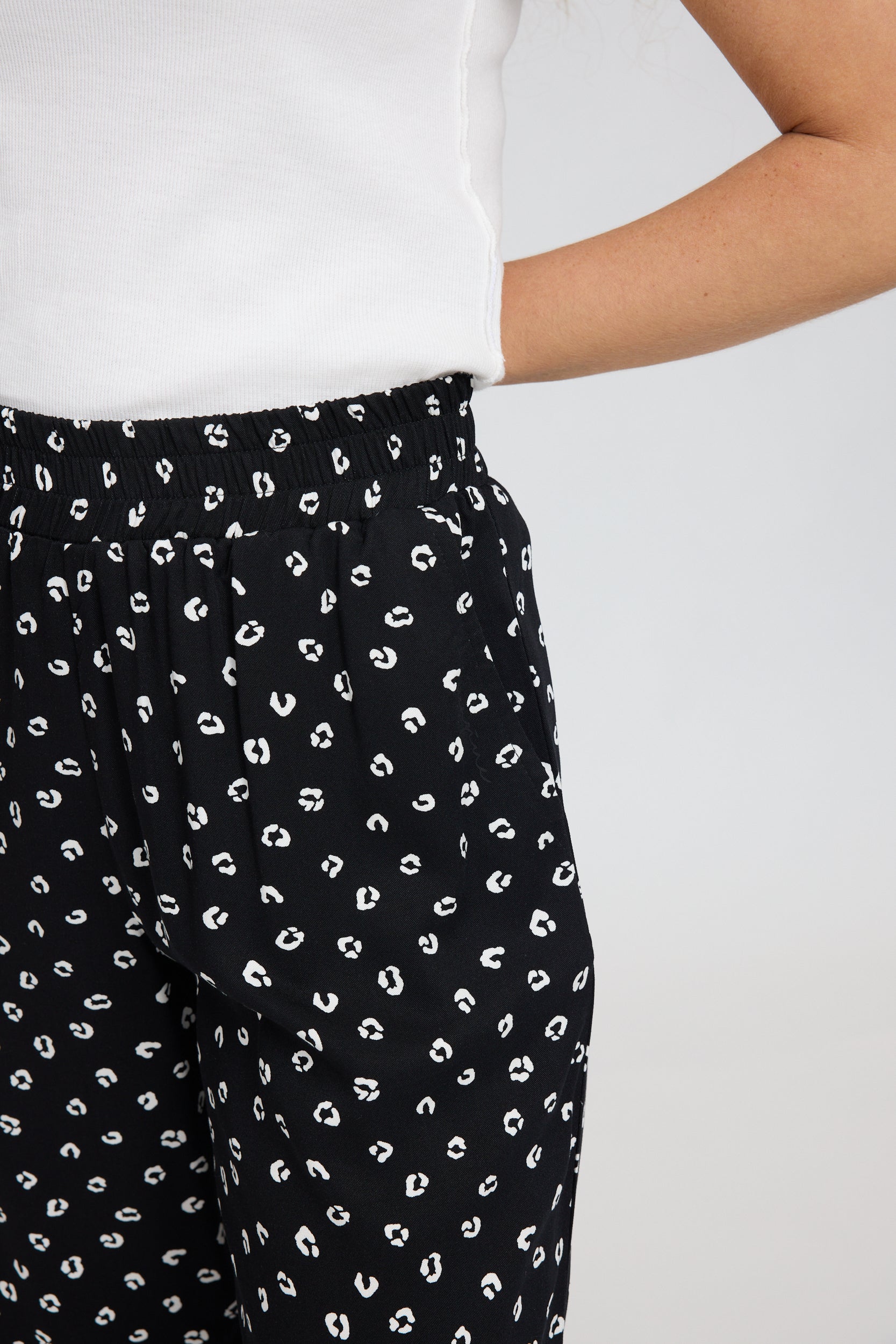 Printed Wide Leg Pants - Black/Printed