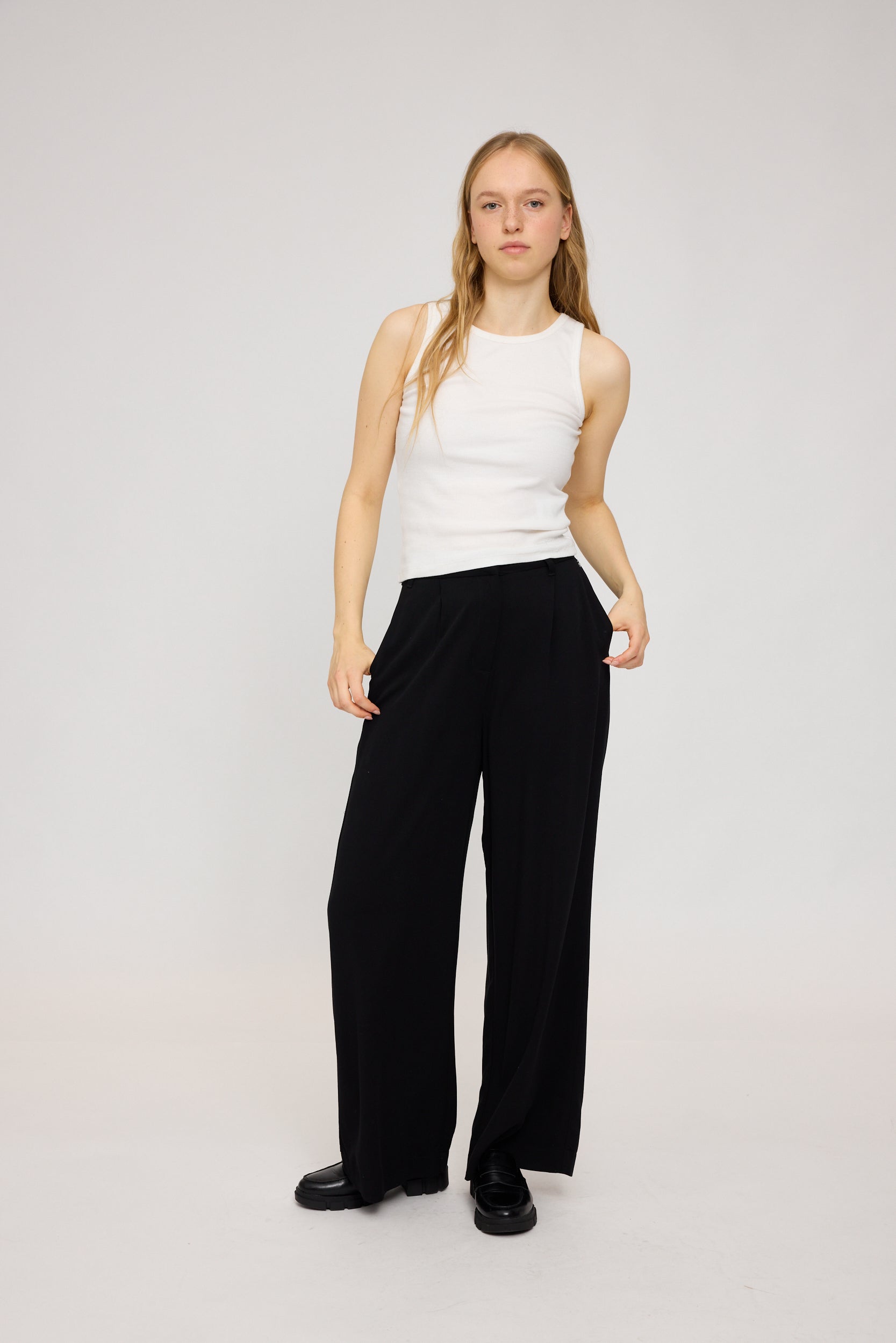 Pleated Pants - Black