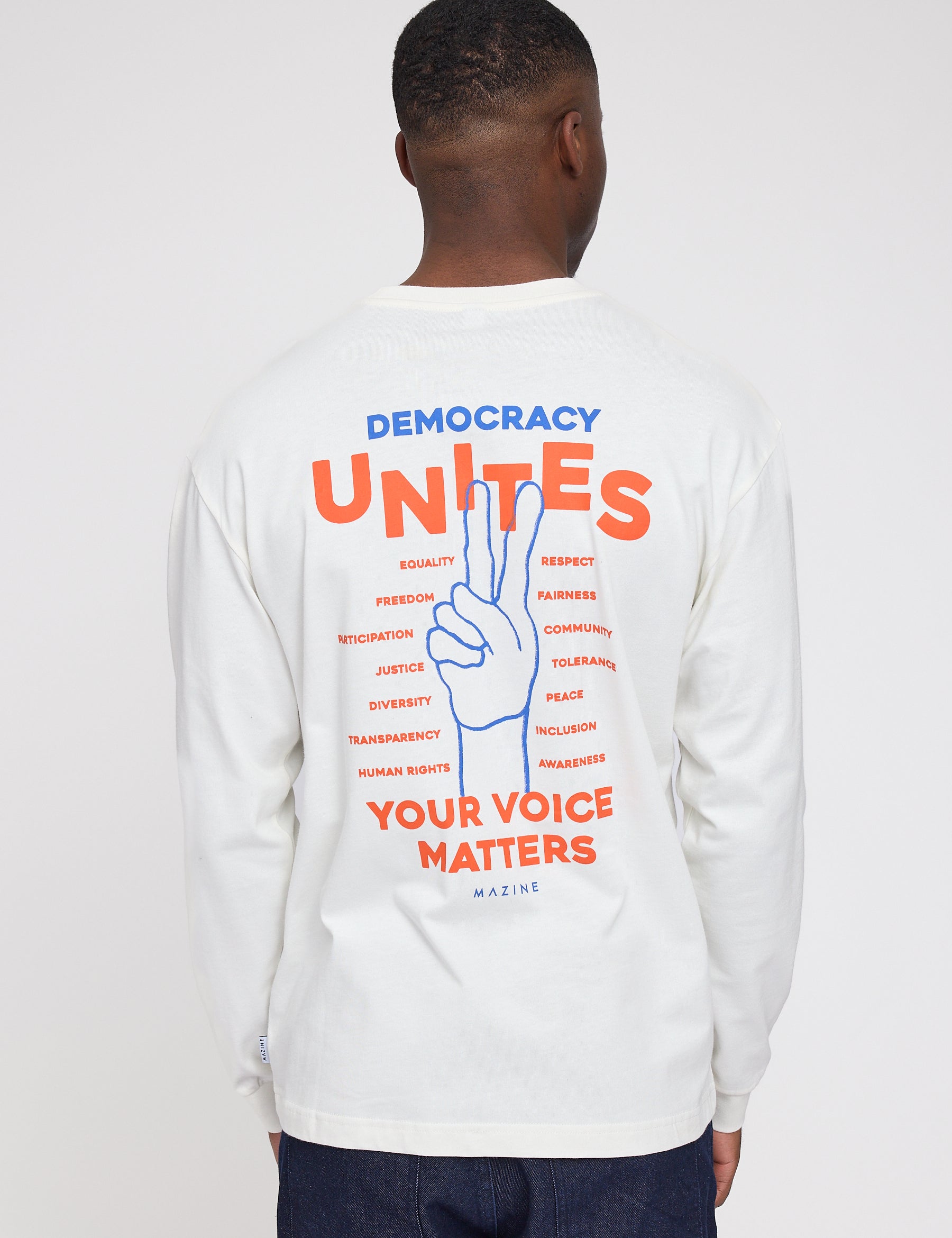 25305226_offwhite-democracy-print_02.jpg