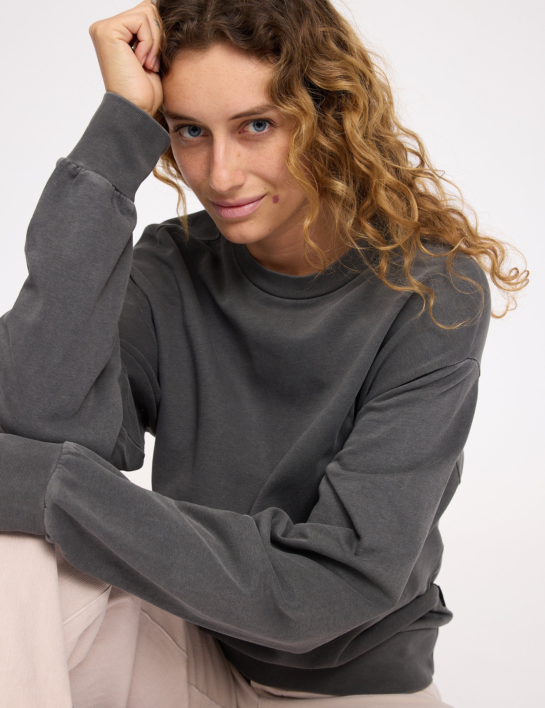 25313202_natural-dye-anthracite_f_05.jpg