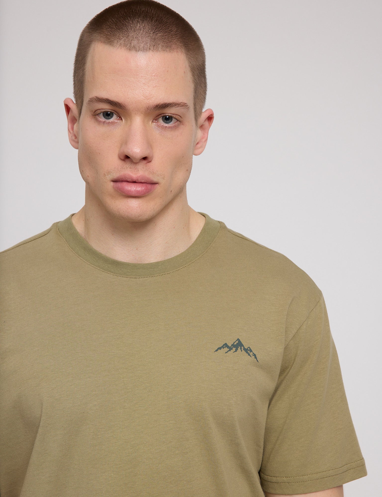 Chest Print T-Shirt (Herren)