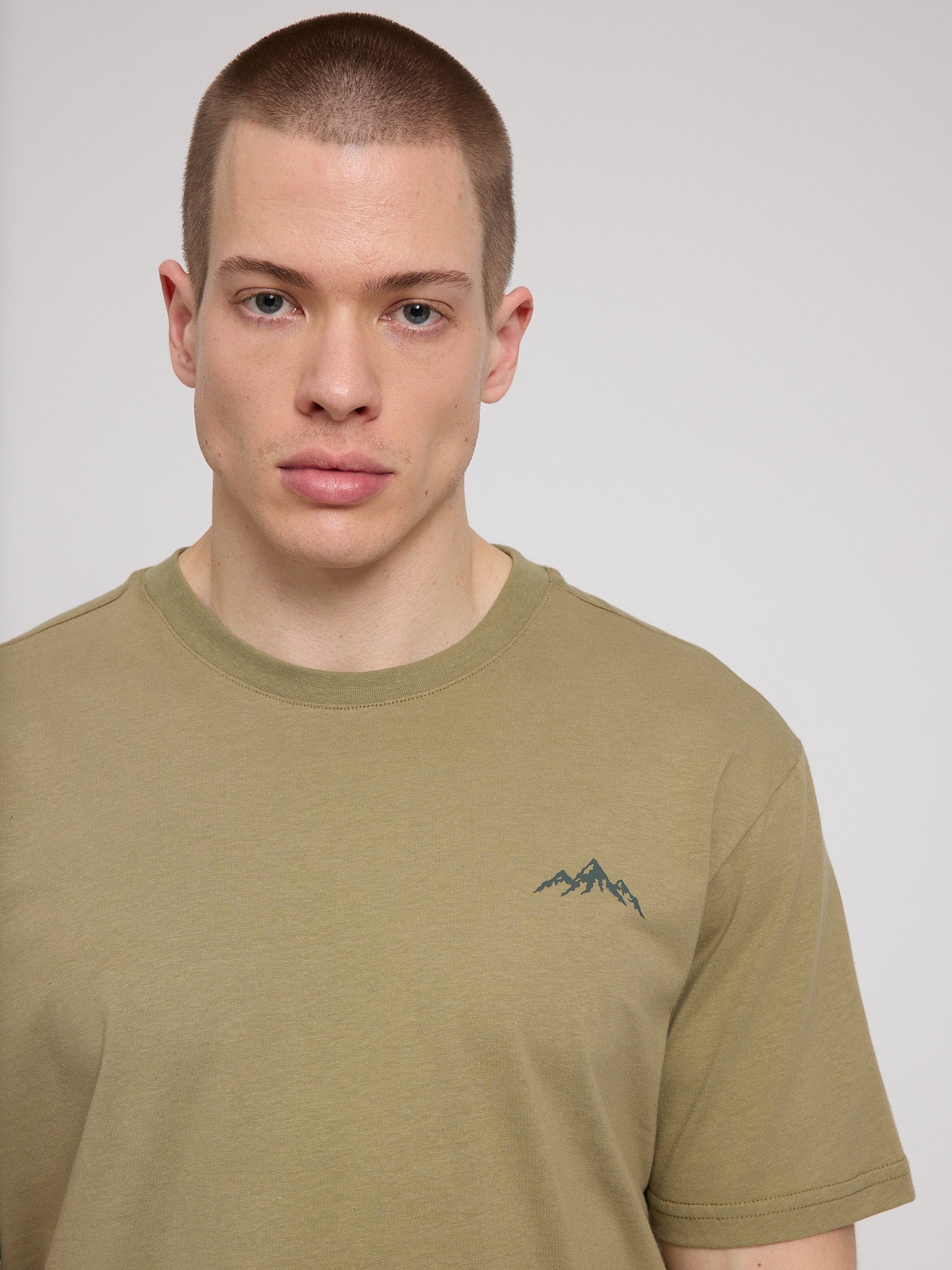 Chest Print T-Shirt (Herren)