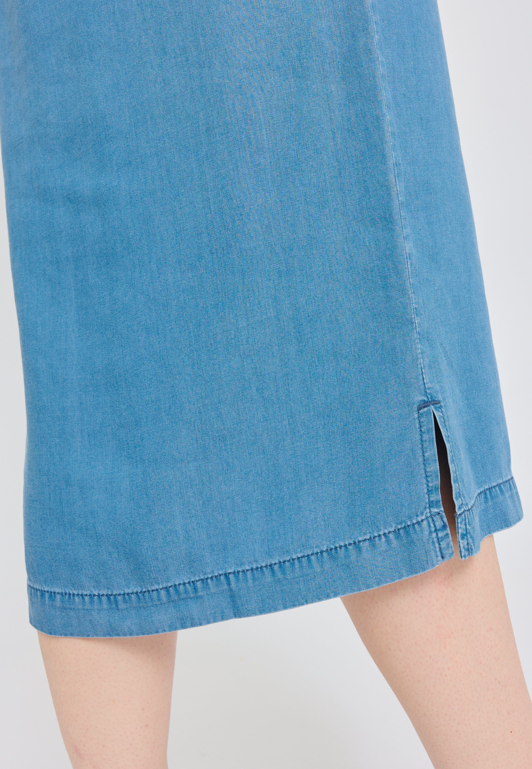 V-Neck Tenecel Midi Dress