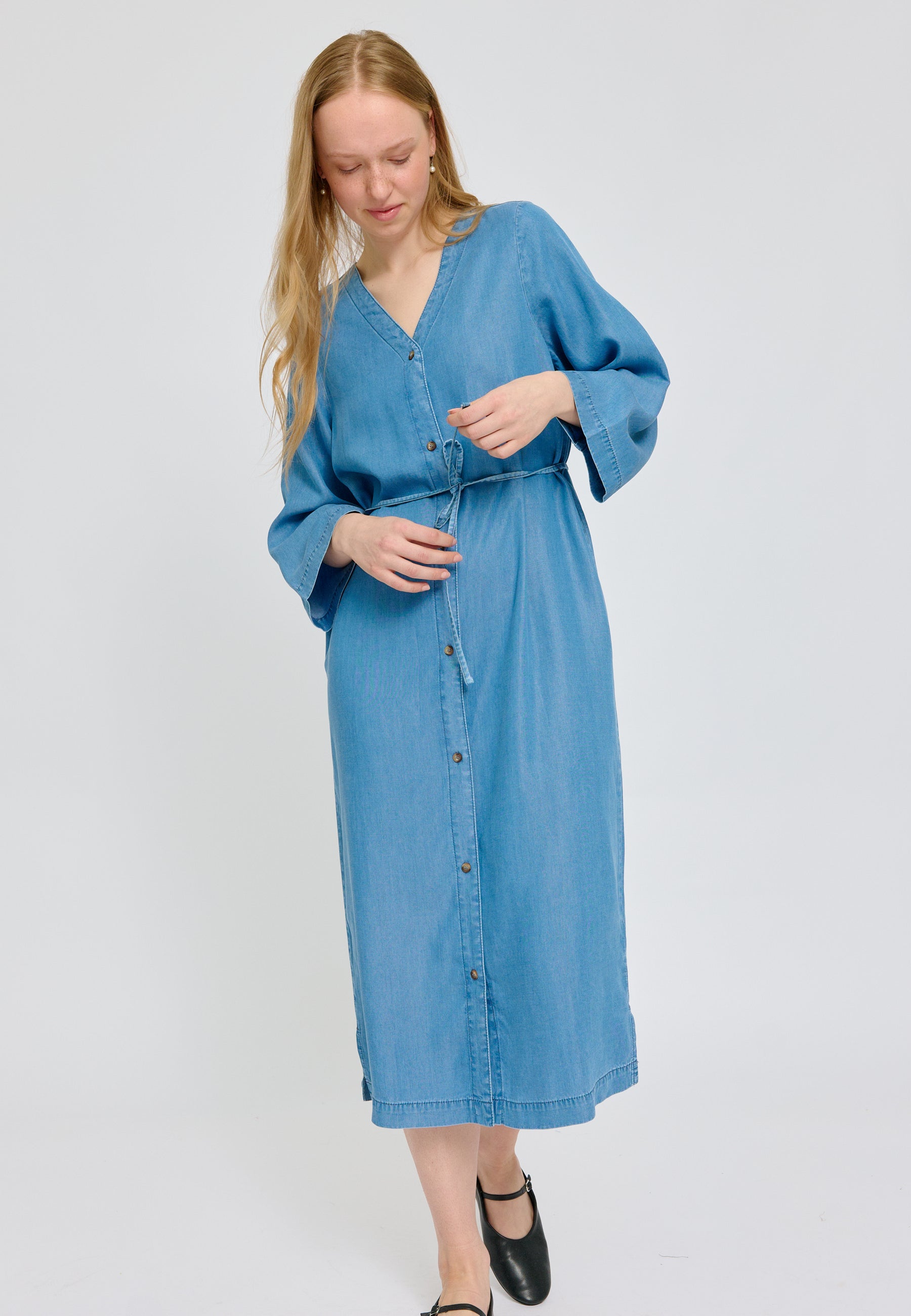 V-Neck Tenecel Midi Dress