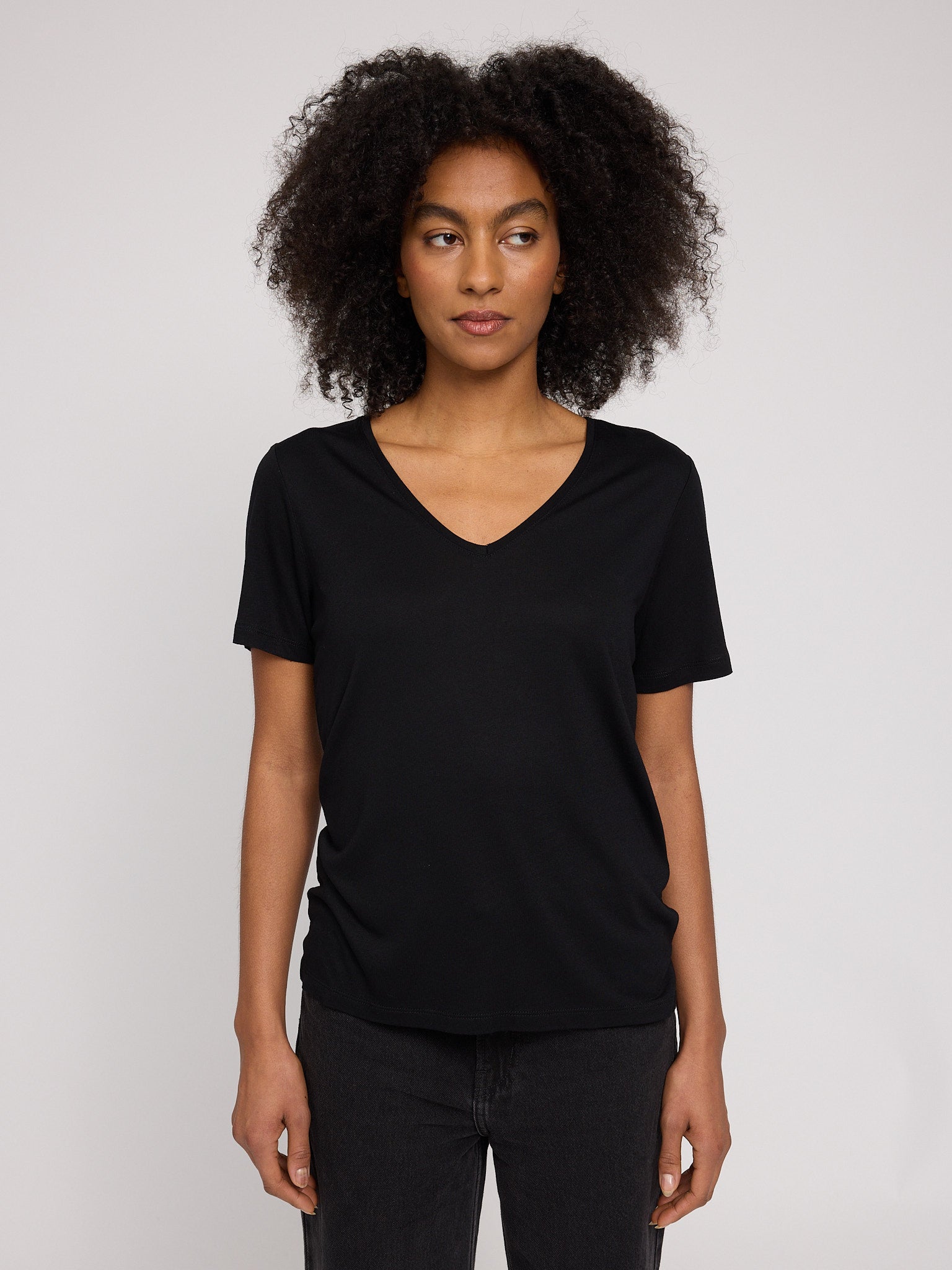 Ecovero Viscose Cropped V-Neck T-Shirt