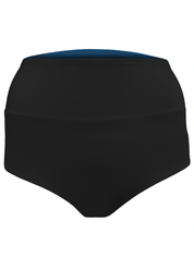 Schwarze Badehose mit blauem Bund.