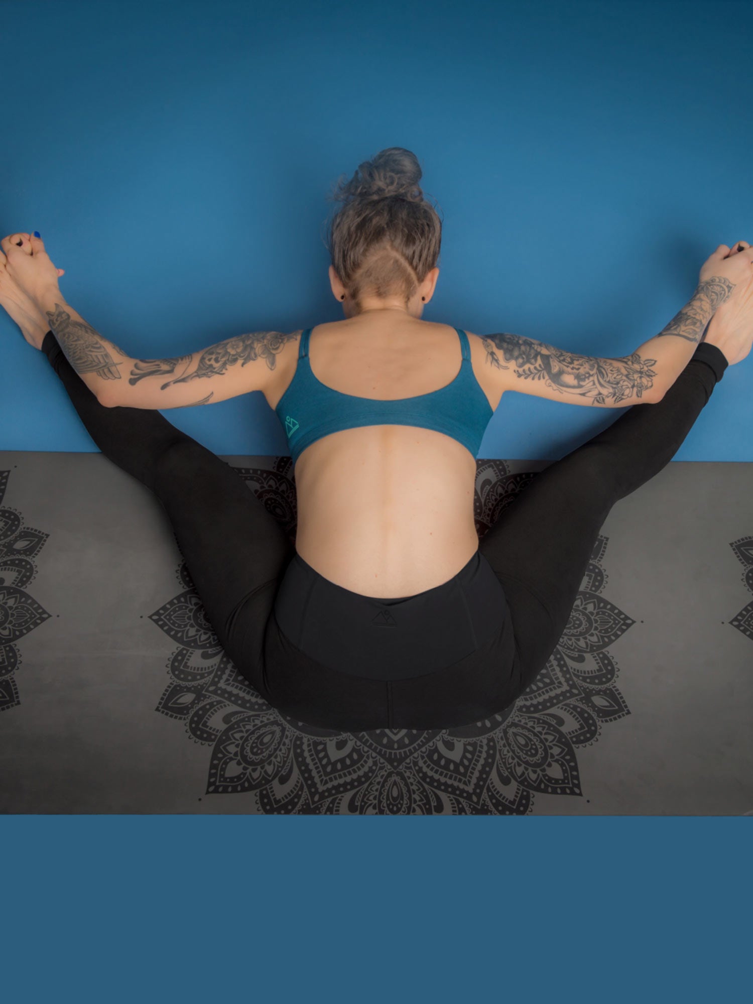 Essential Legging - Deep Black