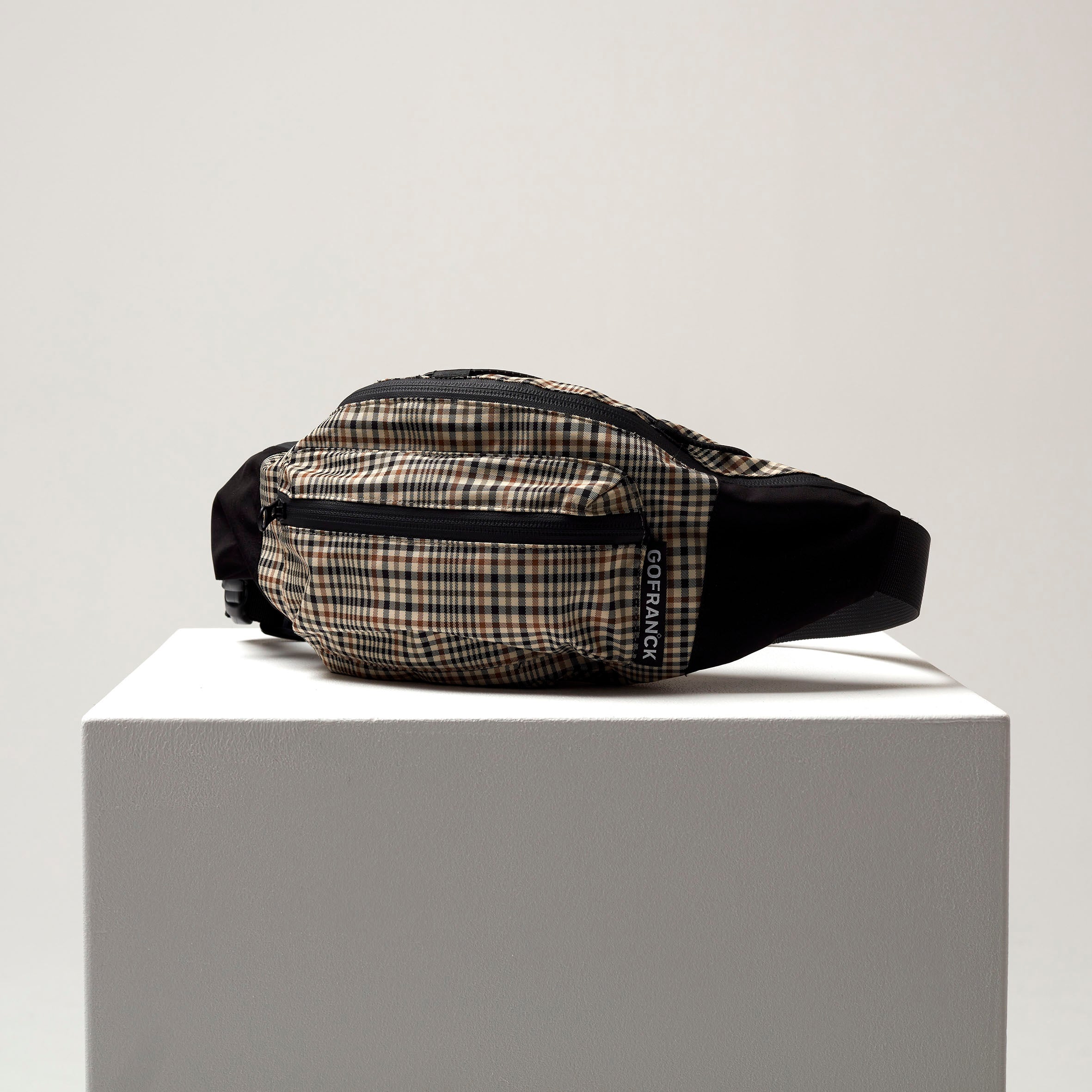 GOFRANCK_AW25_RETROGRADE_CLASSIC_CHECK_4.jpg