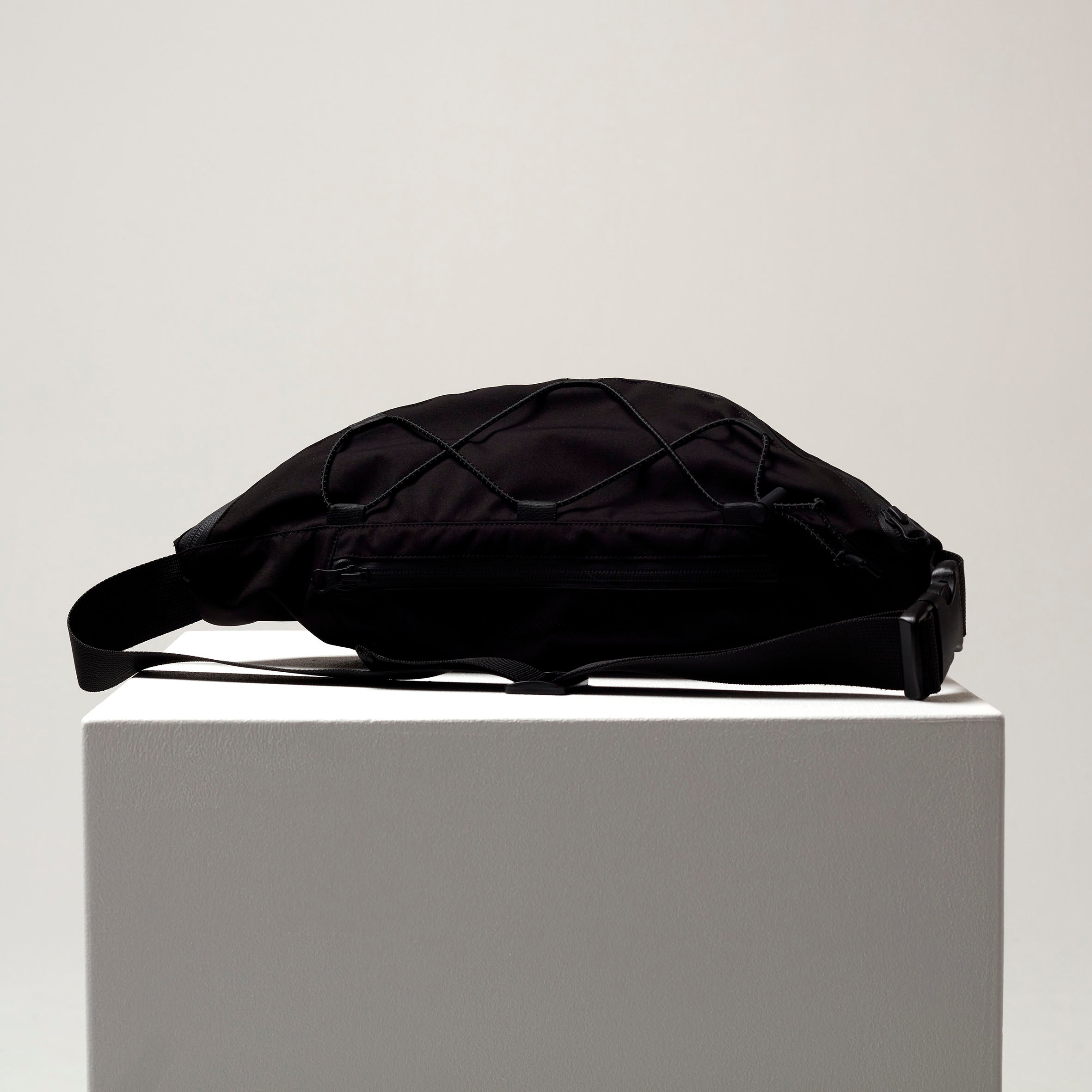 GOFRANCK_AW25_RETROGRADE_DEEP_BLACK_4.jpg