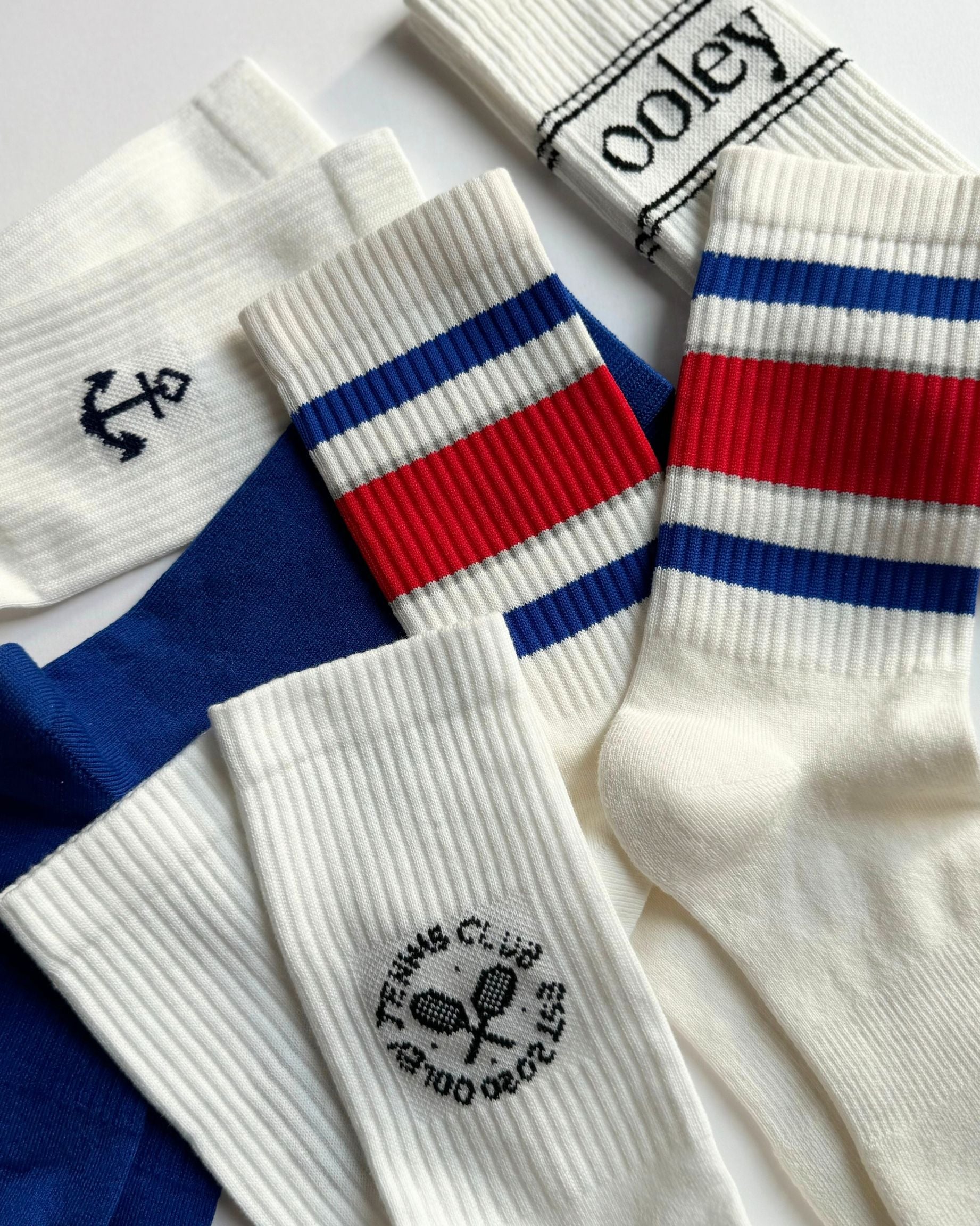 ICON_Tennis_Club_Offwhite_Liegebild.jpg
