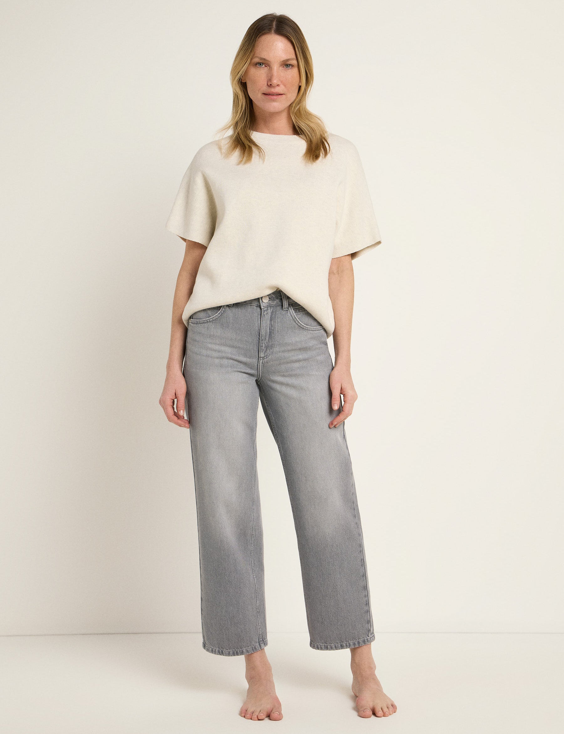 LANIUS_125_14182-153-light-grey-denim-34_Relaxed-Jeans_03.jpg