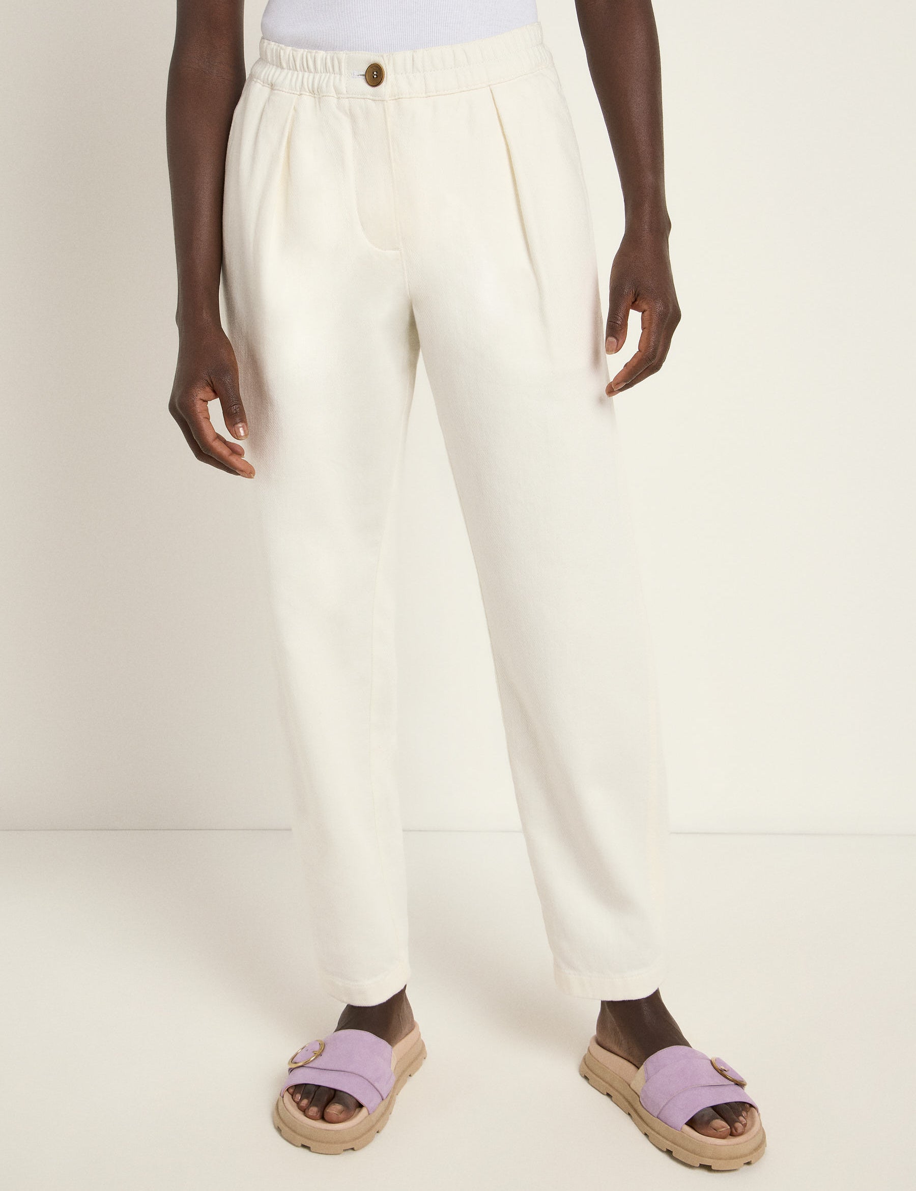 LANIUS_125_14187-100-white-34_Hose-mit-Gummibund_02.jpg