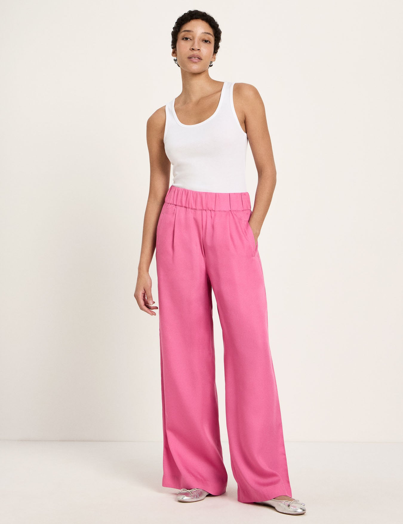 LANIUS_126_14190-00-426-bright-orchid-36_Hose-mit-weitem-Bein_02.jpg