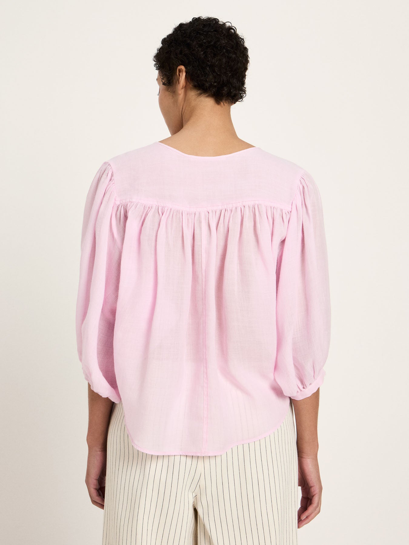 Bluse mit Kräuseln aus Ramie