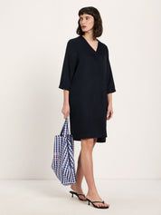 Kleid mit V-Ausschnitt