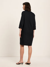 Kleid mit V-Ausschnitt