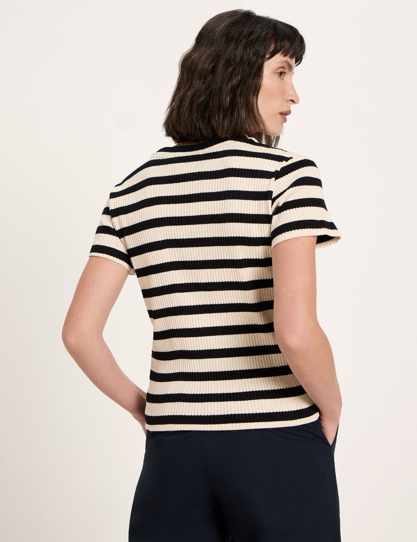 LANIUS_126_14629-00-996-blackcreme-36_Shirt-mit-Streifen_05.jpg