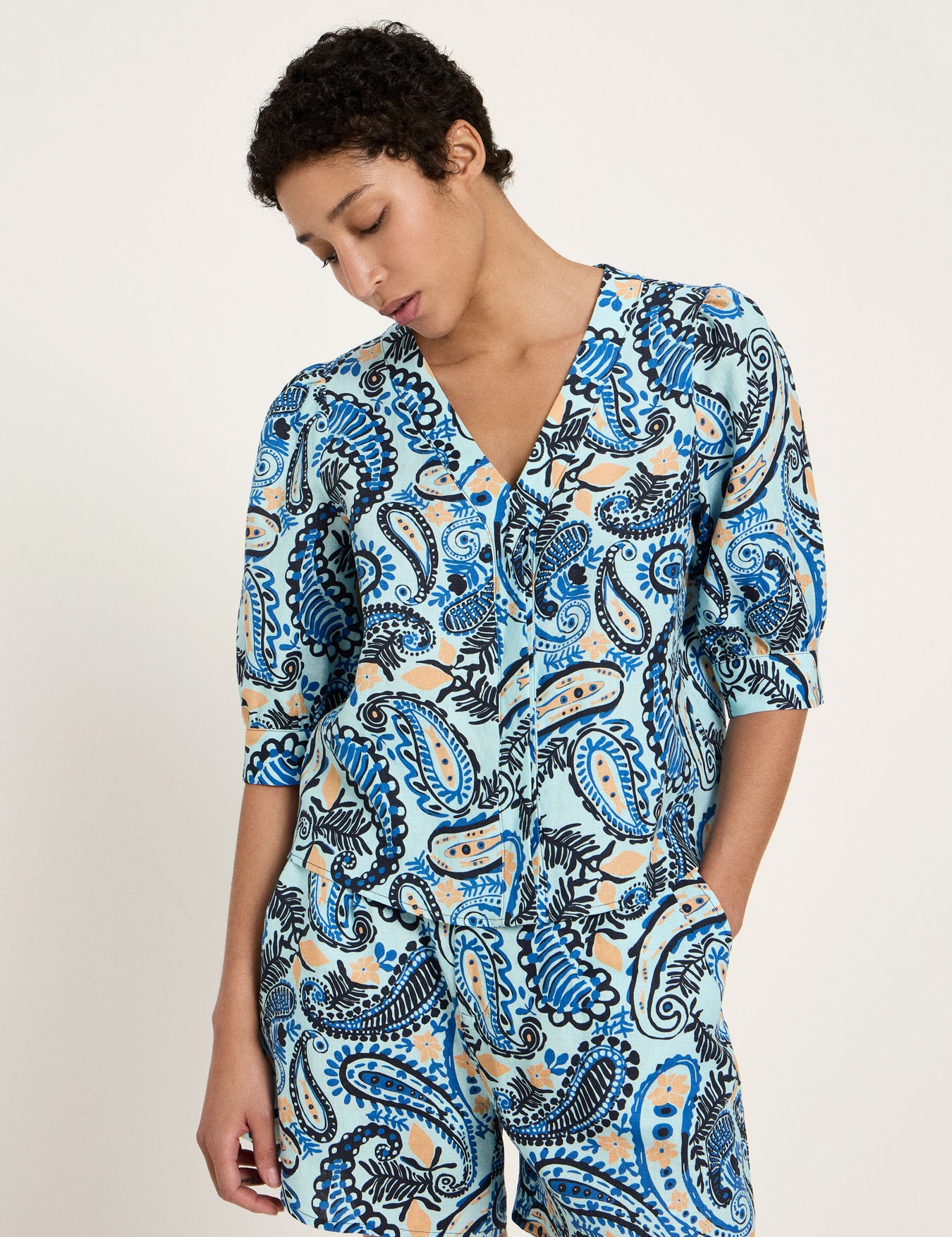LANIUS_126_14720-00-843-print-paisley-mint-36_3-4-Arm-Bluse_02.jpg