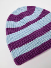 Gestreifte Mütze in Lila und Blau