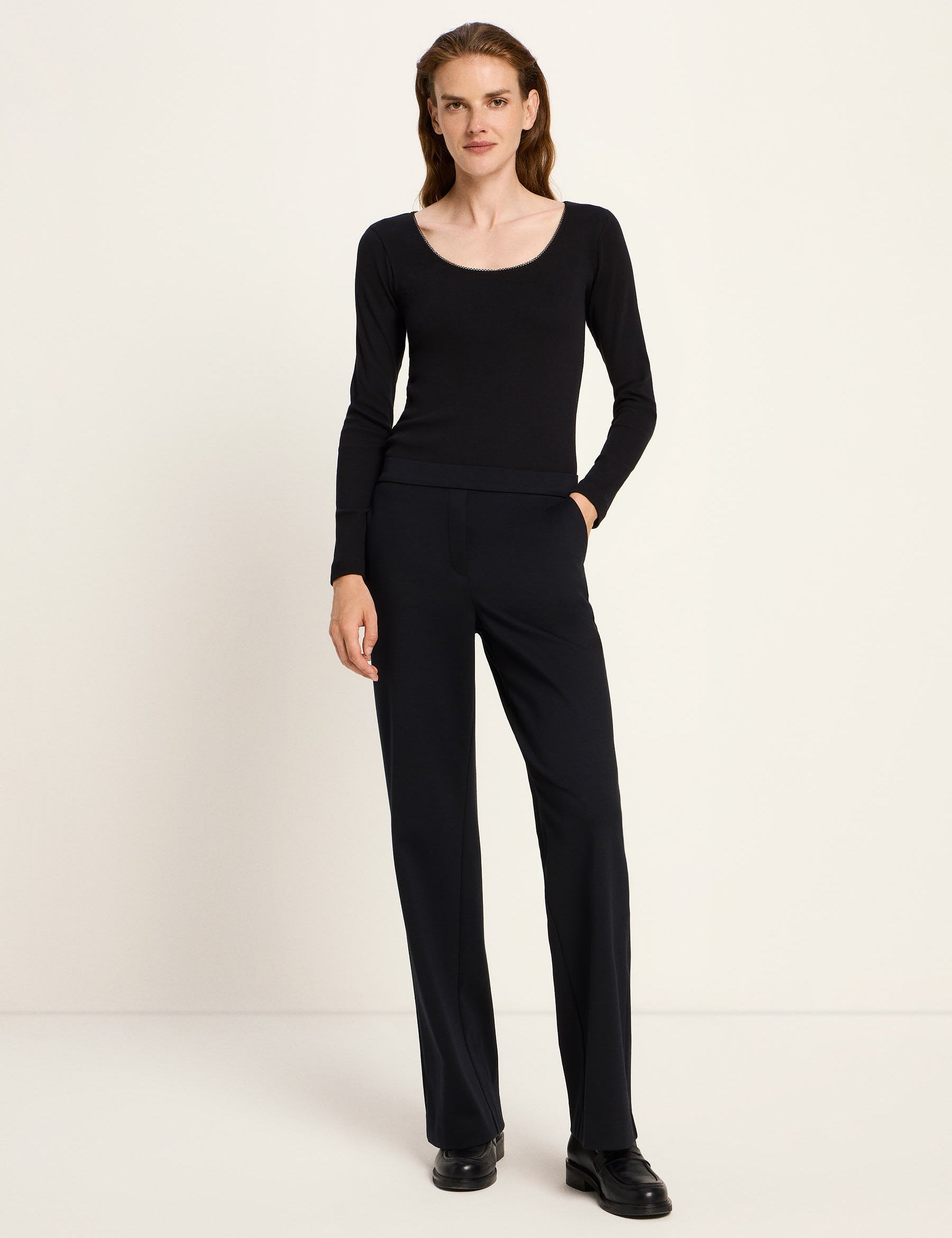 LANIUS_225_13323-00-199-black-34_Hose-mit-geradem-Bein_03.jpg