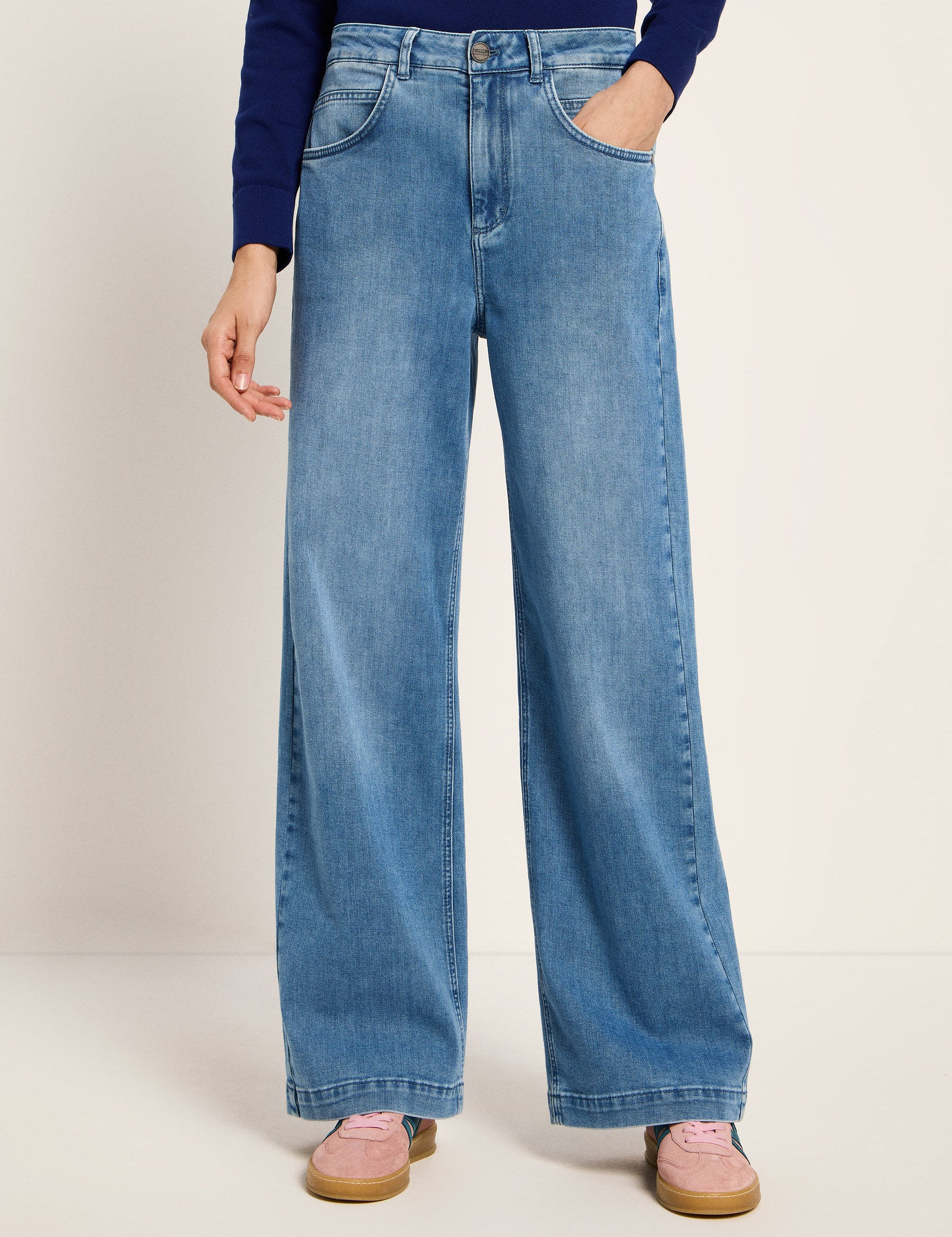 LANIUS_225_14007-00-577-mid-blue-denim-34_Marlenejeans_02.jpg