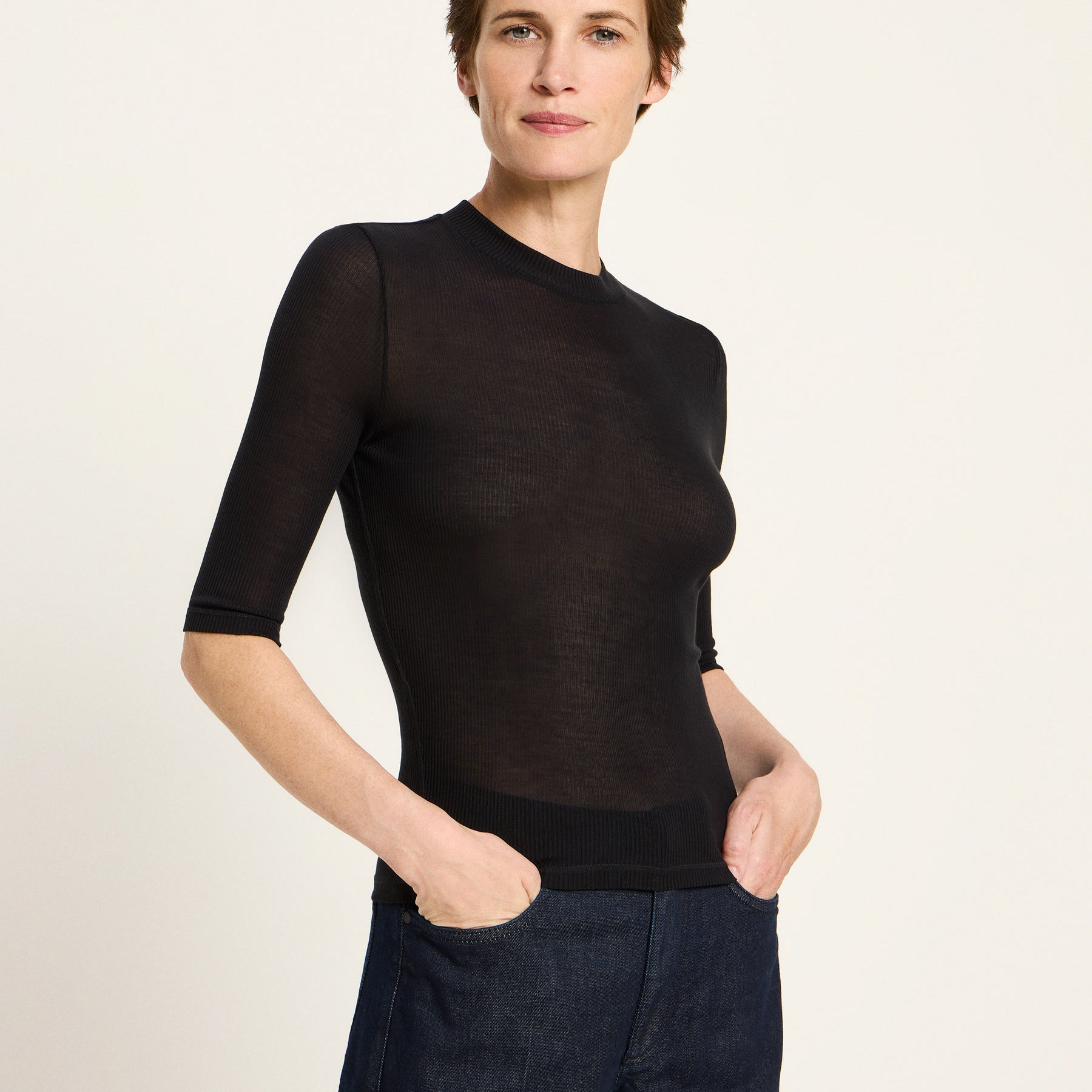 LANIUS_225_14331-00-199-black-34_Stehkragenshirt_02.jpg