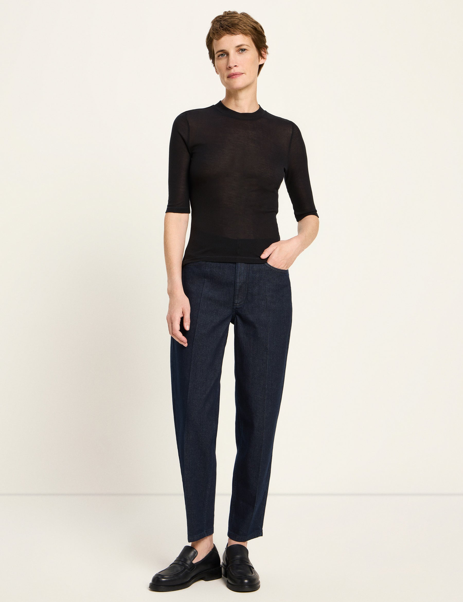 LANIUS_225_14331-00-199-black-34_Stehkragenshirt_03.jpg
