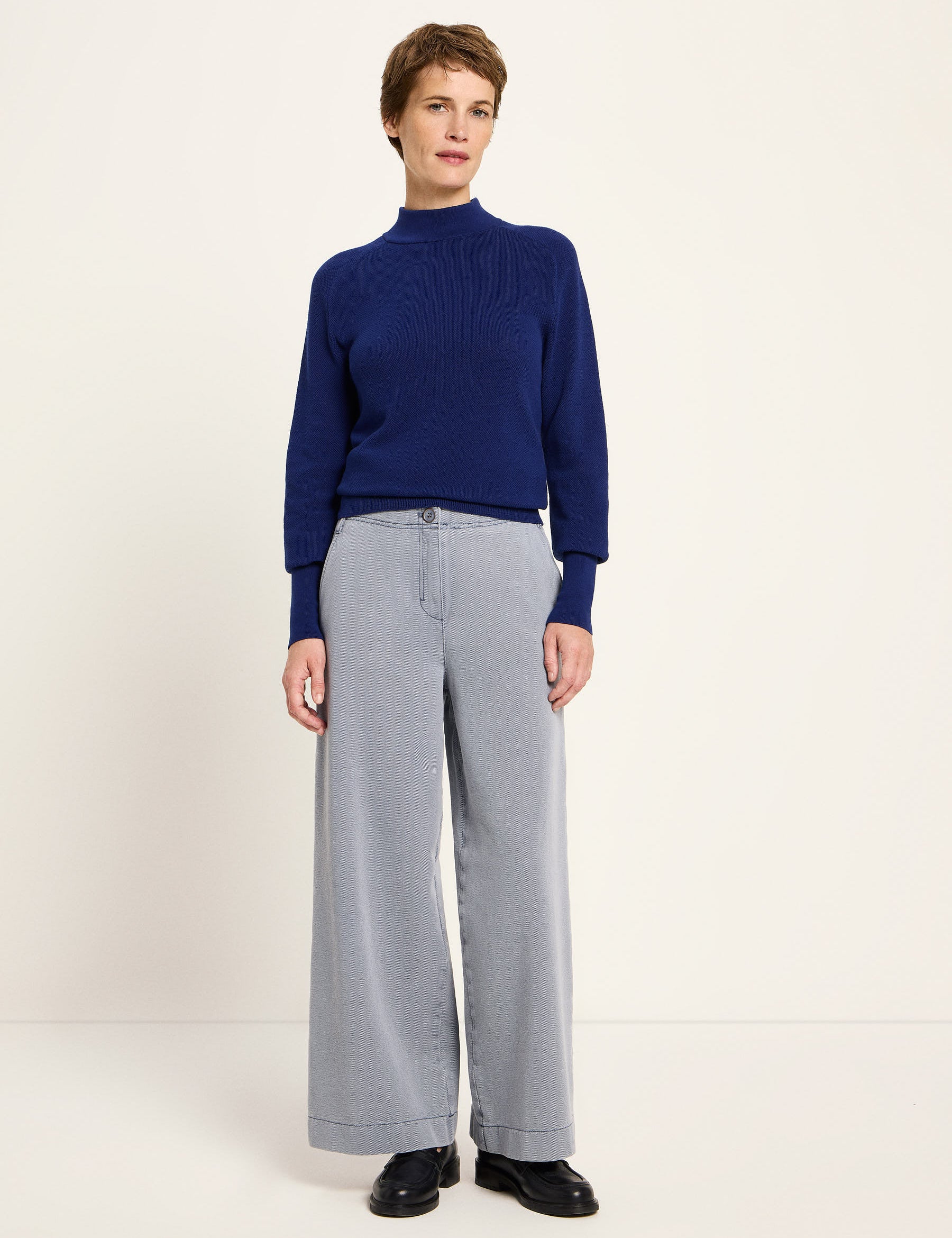 LANIUS_225_14390-00-559-light-blue-34_Verkuerzte-Hose_03.jpg