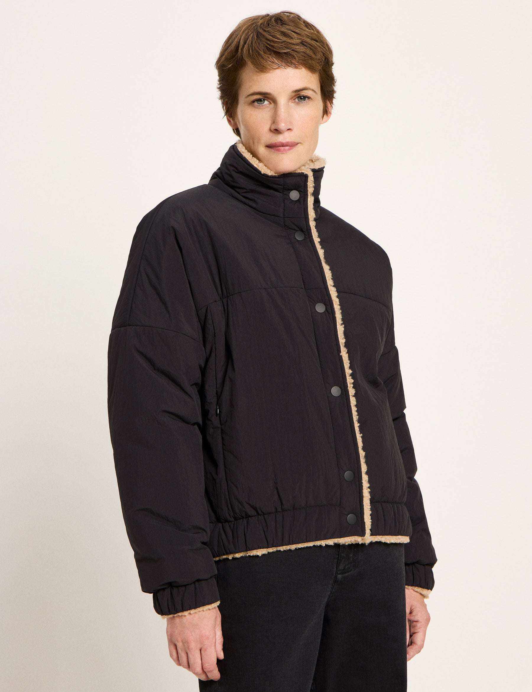 LANIUS_225_14432-00-199-black-34_Wende-Jacke_02.jpg