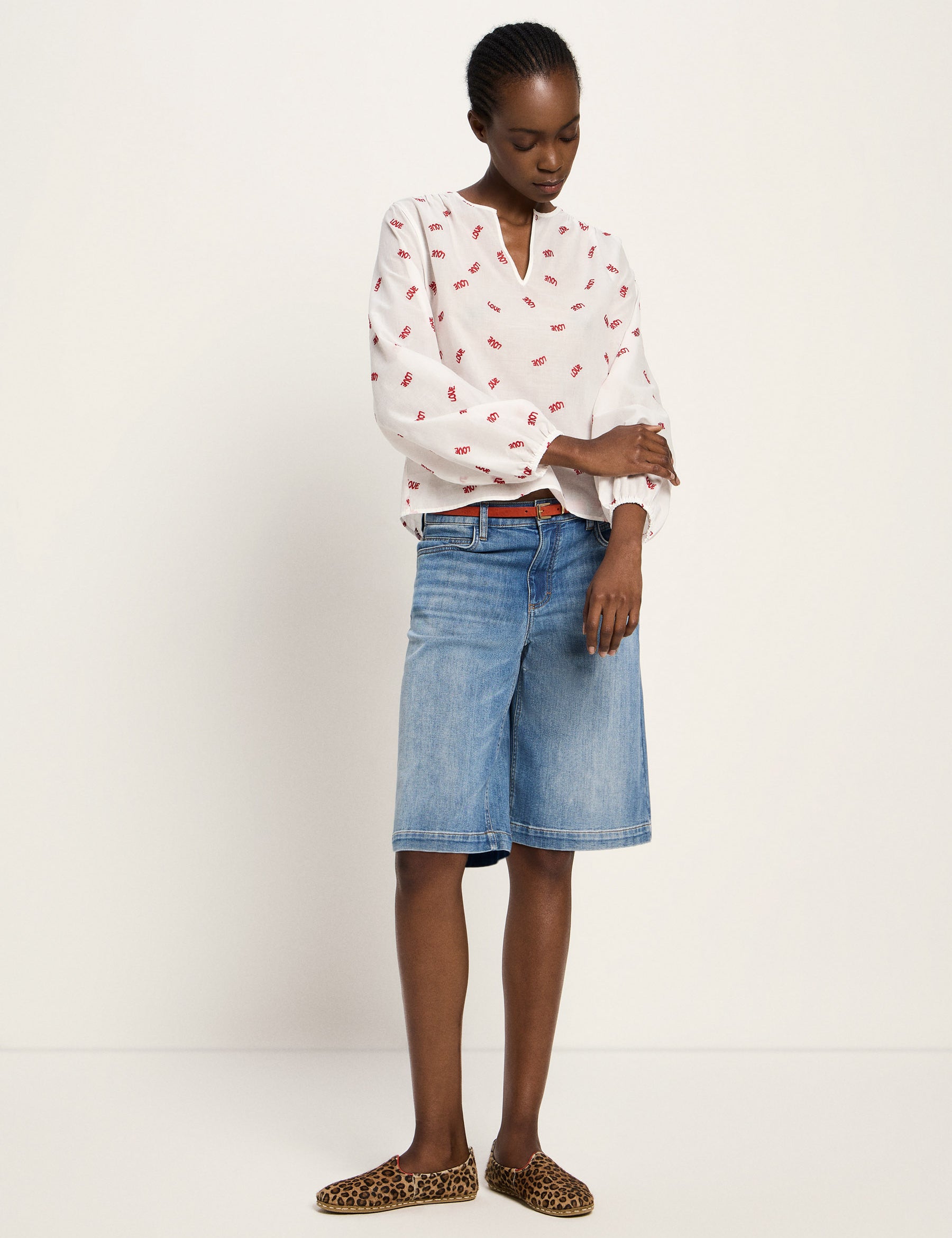 LANIUS_225_14437-00-712-off-white-love-34_Langarm-Bluse-mit-Kraeuseln_03.jpg
