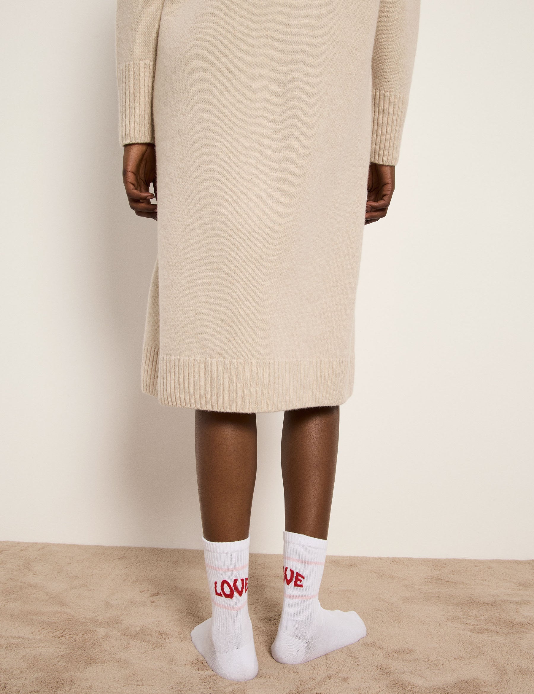 LANIUS_225_14517-00-712-off-white-love-35-38_Statement-Socken_05.jpg