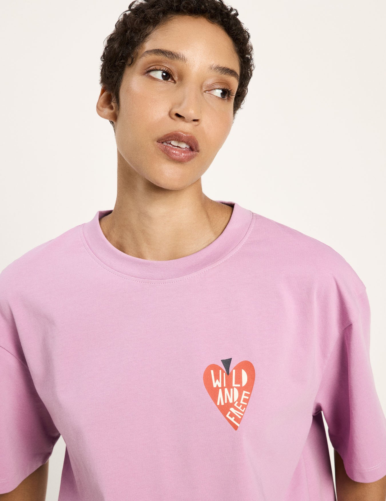LANIUS_226_14952-00-414-berry-36_Oversized_Statementshirt_GOTS_04.jpg