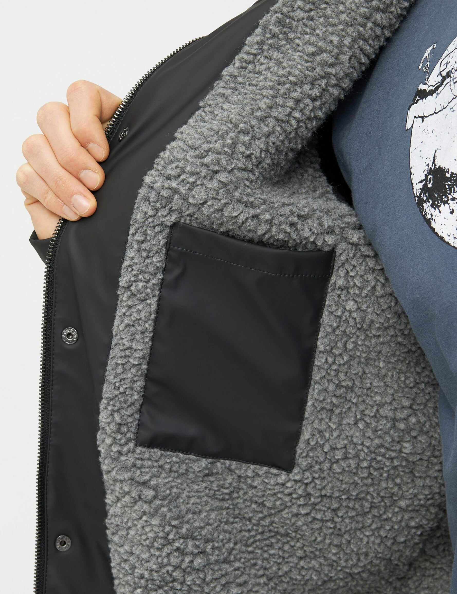 M-02-PU-Trekholm_AS-phantom-grey-091-9093_040-scaled-3.jpg