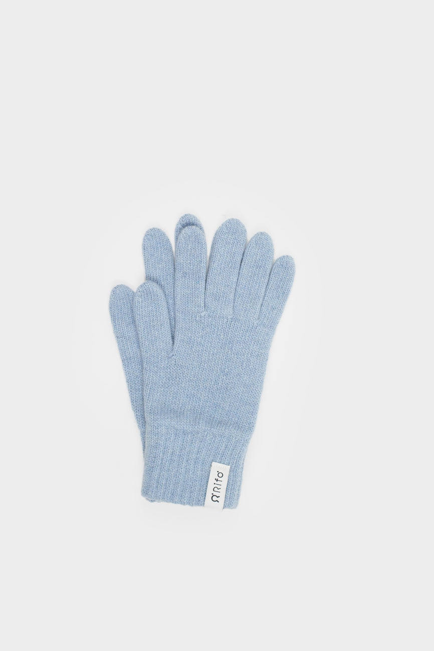 Blaue Strickhandschuhe auf weißem Hintergrund