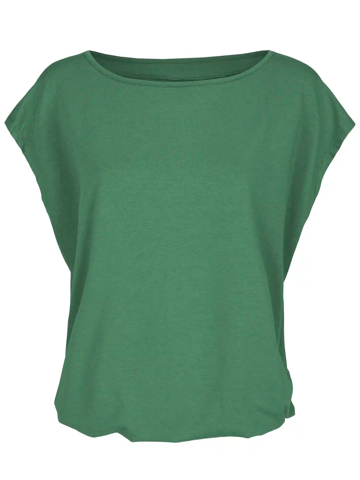 Grünes T-Shirt ohne Ärmel auf weißem Hintergrund.