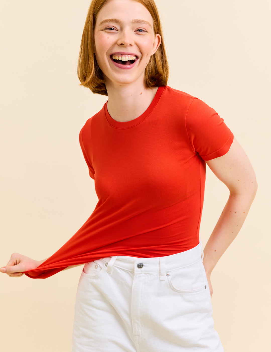 Tightshirt_kurz_Rot_2_sophia.emmerich.png