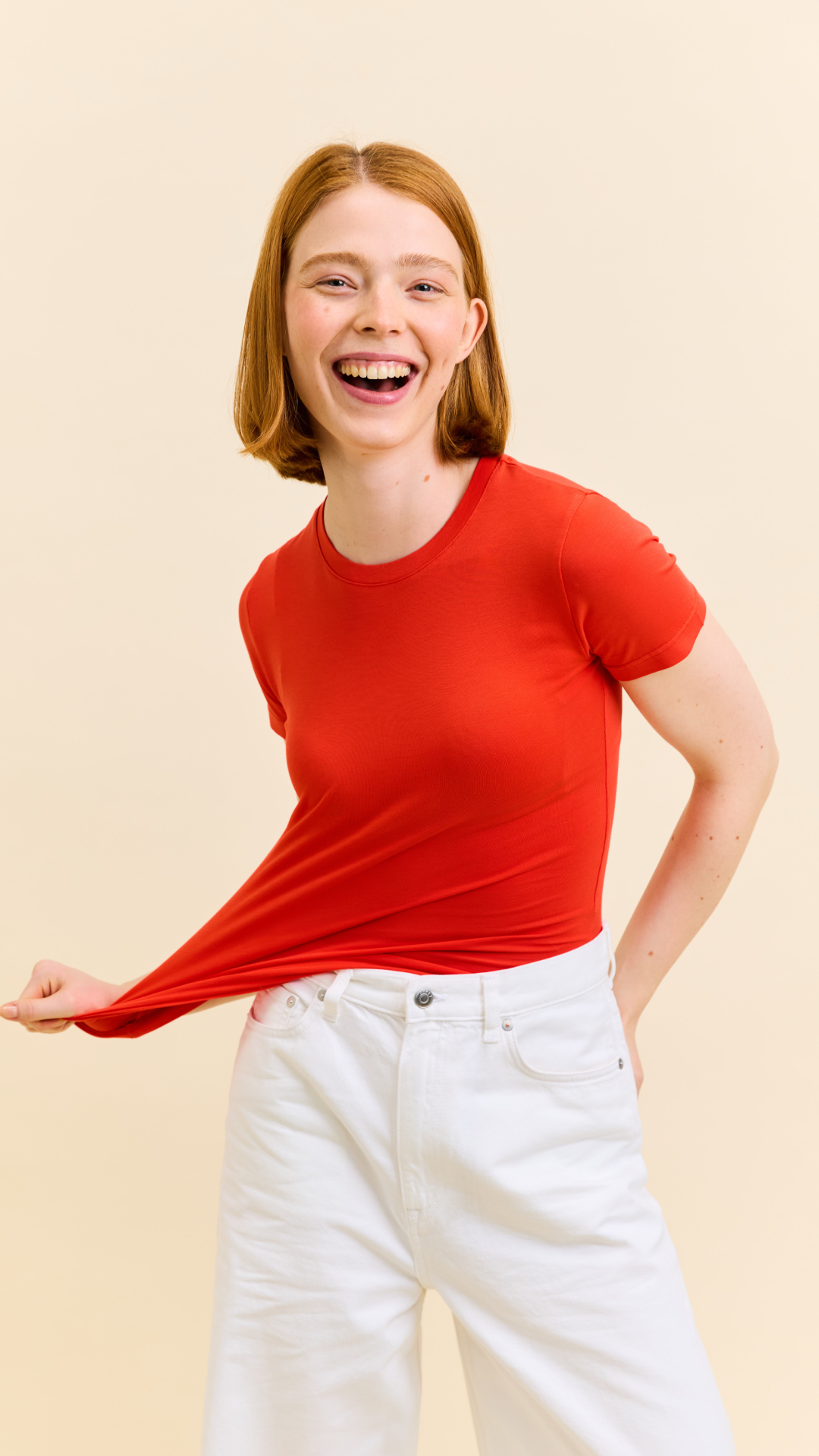 Tightshirt_kurz_Rot_2_sophia.emmerich.png